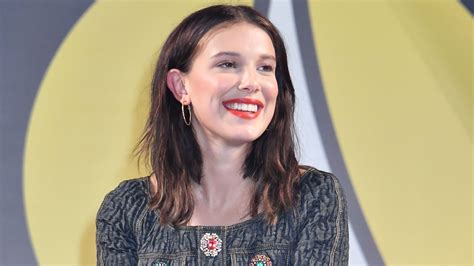 Millie Bobby Brown shows off her incredible figure in a。